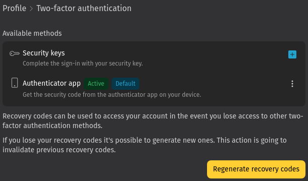Screenshot shows list of 2FA methods and default method
