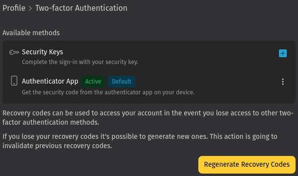 Screenshot shows list of 2FA methods and default method